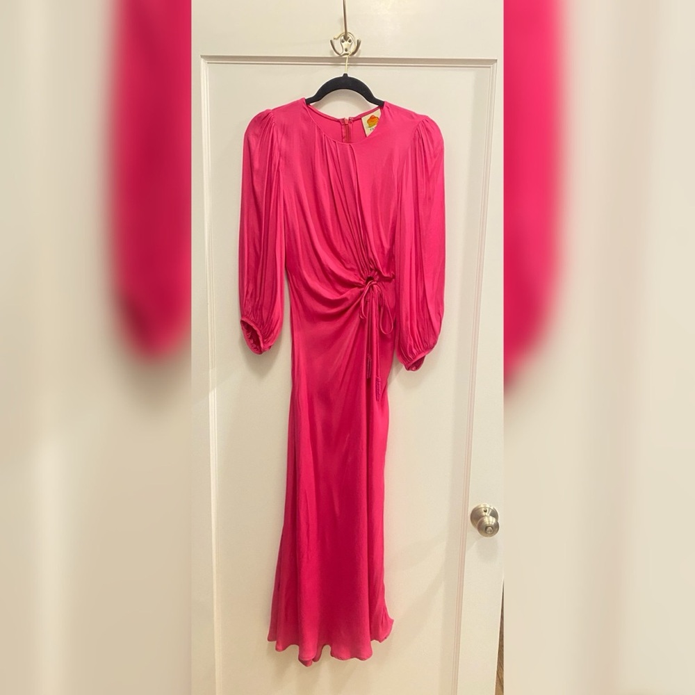 💕💐FARM Rio Fuchsia Blouson Sleeve Midi Dress!💐💕 - Picture 2 of 9